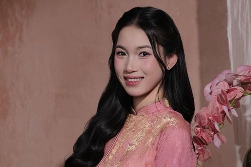 Bộ ảnh đón Tết gây sốt của hoa khôi bóng chuyền Nguyễn Thị Phương