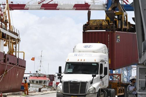Gỡ khó thông quan hàng thực phẩm, DN băn khoăn điều xảy ra sau ngày 15/4