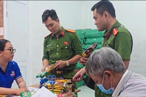 Chủ doanh nghiệp trộn hóa chất làm cà phê giả, tuồn gần 1 tấn/ngày ra thị trường