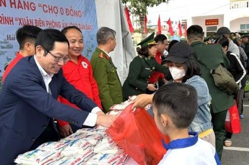Hải Phòng tổ chức chương trình 'Xuân Biên phòng - Ấm lòng dân bản'