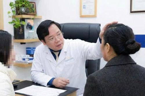 Hỏng mặt vì 'làm đẹp cấp tốc' ở quán gội đầu