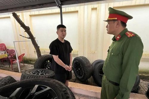 Bắt 'siêu trộm' 16 bánh xe ô tô