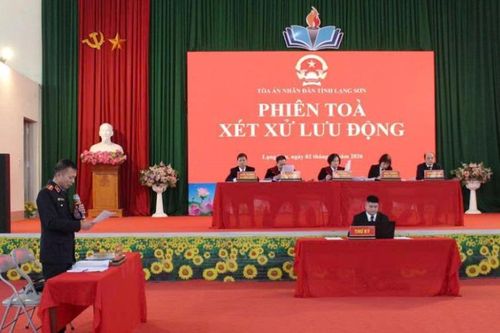 Hơn 800 học sinh và giáo viên tham gia phiên tòa xét xử lưu động tại trường học