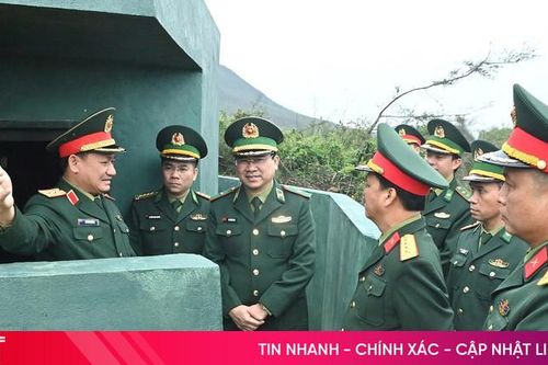Trung tướng Lê Văn Hướng kiểm tra sẵn sàng chiến đấu, chúc Tết tại Hà Tĩnh