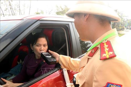Cao điểm kiểm tra nồng độ cồn, xe chở quá tải trọng, chạy quá tốc độ dịp Tết
