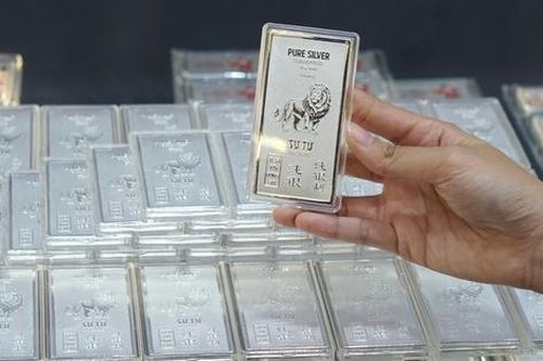Giá bạc hôm nay 6/2: Rơi tự do, bạc Phú Quý giảm 665.000 đồng/lượng