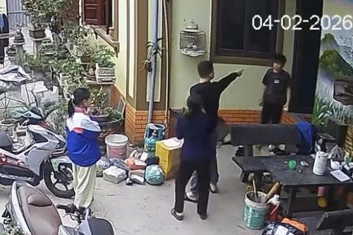 Người cha tát bạn học của con: Ranh giới mong manh giữa bảo vệ và bạo hành