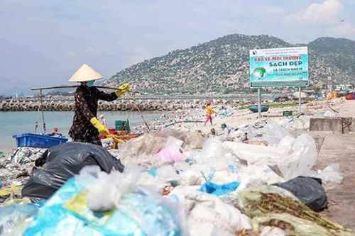 Ô nhiễm chất thải nhựa: Hệ lụy lớn, tổn thất kinh tế nặng nề