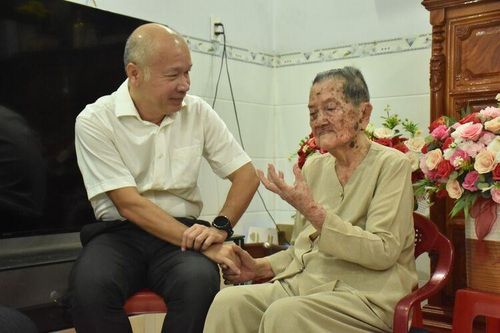 Phó Bí thư Thường trực Đảng ủy Các cơ quan Đảng tỉnh An Giang Võ Nguyên Nam chúc tết 4 xã