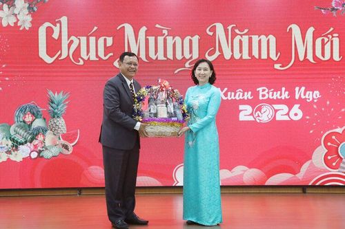 Đoàn đại biểu tỉnh Kampot thăm, chúc tết tỉnh An Giang