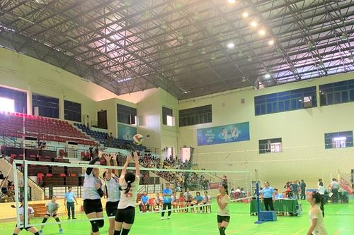 Khởi tranh vòng chung kết Giải bóng chuyền học sinh thành phố Đà Nẵng