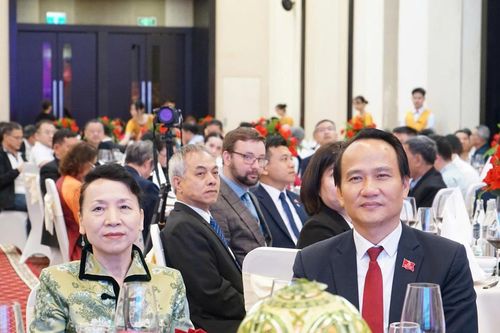 Kỷ niệm 76 năm Ngày thiết lập quan hệ ngoại giao Việt Nam - Trung Quốc