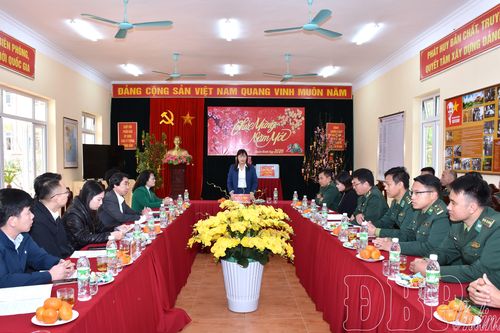 Phó Chủ tịch HĐND tỉnh Cao Thị Tuyết Lan chúc Tết tại các Đồn Biên phòng