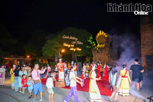 Khẩn trương xây dựng phiên bản mới của chương trình 'Lung linh huyền thoại'