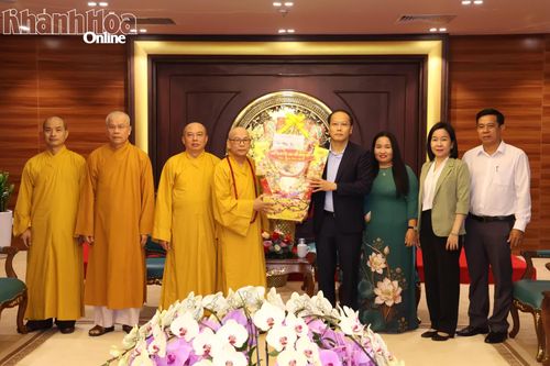 Phó Bí thư Tỉnh ủy Nguyễn Khắc Hà tiếp Ban Trị sự Giáo hội Phật giáo Việt Nam tỉnh đến chúc Tết