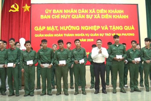 Xã Diên Khánh gặp mặt, hướng nghiệp, tặng quà cho quân nhân xuất ngũ năm 2026