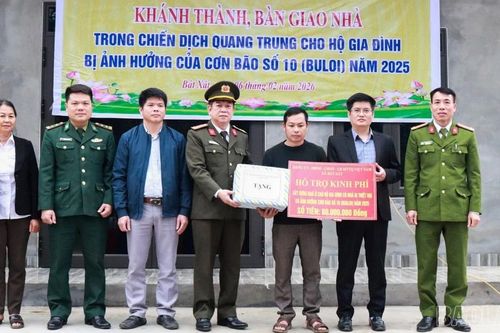 Xã Bát Xát bàn giao nhà ở trong 'Chiến dịch Quang Trung'