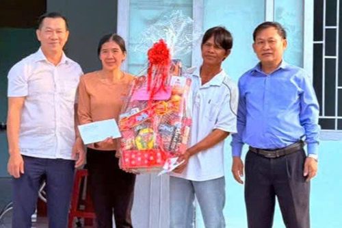 Hàm Kiệm bàn giao nhà cho hộ nghèo, chăm lo Tết an sinh trước Xuân Bính Ngọ