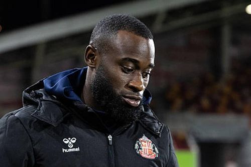 Hậu vệ phải của Liverpool: Zeki Celik và Marco Palestra là phương án giải vây