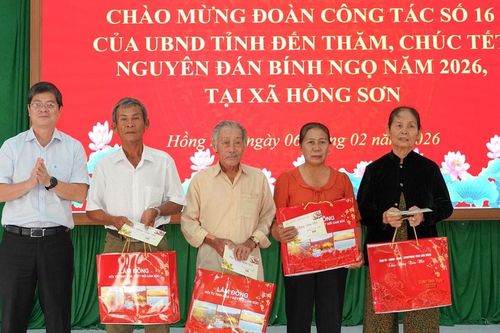 Phó Chủ tịch UBND tỉnh Lâm Đồng Nguyễn Hồng Hải thăm, tặng quà Tết tại xã Hàm Liêm, Hồng Sơn