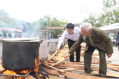 Khai mạc chương trình 'Vạn bánh chưng xanh' tại Tam Cốc
