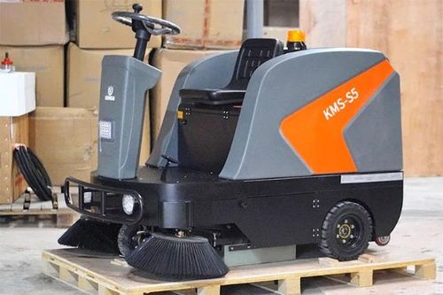 TOP 5 xe quét rác công nghiệp: Chính hãng, Chất lượng, Hiệu quả