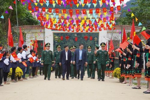 Sôi nổi các hoạt động tại chương trình 'Xuân Biên phòng-Ấm lòng dân bản' năm 2026