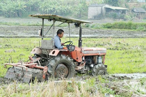 Tất bật vào vụ sản xuất mới