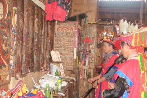 Về Phiêng Lằm nghe chuyện Tết