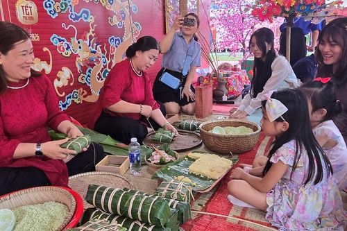 Phú Xuân khai hội 'Sắc vị Kinh kỳ'
