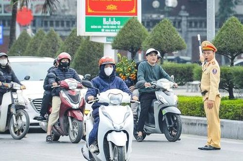 Gần Tết, đại lộ lớn nhất ở trung tâm Thanh Hóa ùn ứ giao thông giờ cao điểm