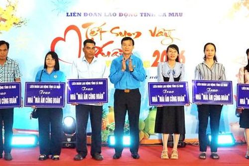 'Mái ấm công đoàn' mang mùa xuân đến với người lao động Cà Mau