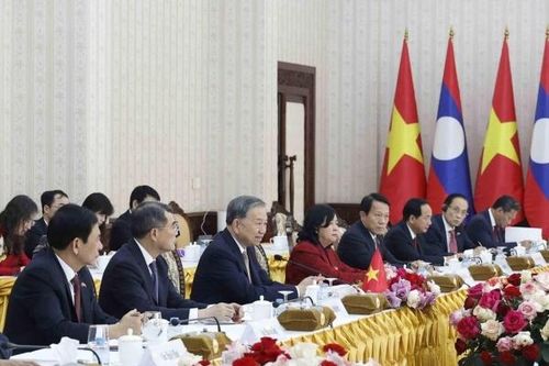 Việt Nam luôn coi trọng và dành ưu tiên hàng đầu cho mối quan hệ đặc biệt với Lào