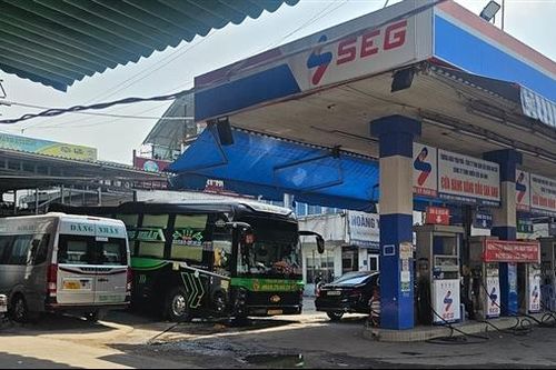 Bài 1: Tràn lan bến 'cóc' tự phát và điểm đón xe được hợp pháp hóa ven đường