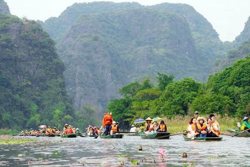Gác cửa bình yên vùng đất du lịch Ninh Bình