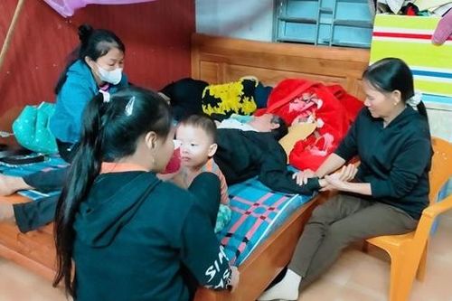Đốt than sưởi ấm cho trẻ sơ sinh, 3 người trong gia đình tử vong