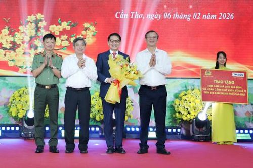 Công an TP Cần Thơ vận động, trao 1.000 căn nhà tặng các gia đình khó khăn