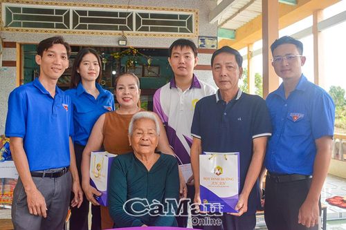 Hành trình 'Về nghe Mẹ kể'