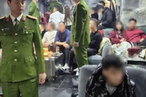 Siết 'bóng cười' xuyên đêm ở Hà Nội: Hàng trăm bình khí N2O bị thu giữ, nhiều khách và nhân viên dương tính ma túy