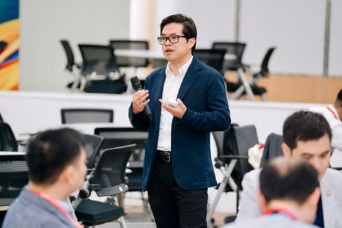 Giáo sư Việt đầu tiên nhận giải thưởng danh giá ngành thống kê, AI toàn cầu