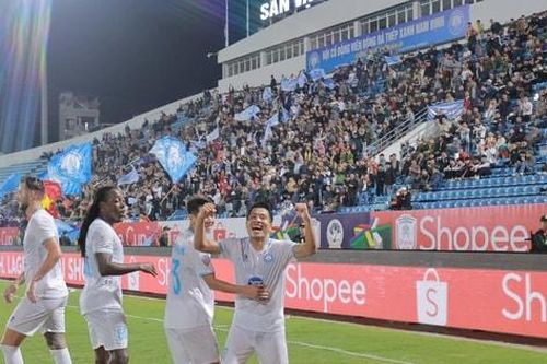 Cầm hòa Johor DT, Nam Định vào bán kết Shopee Cup