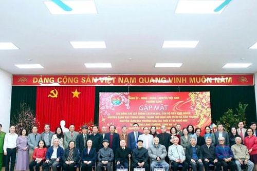 Phường Láng gặp mặt cán bộ lão thành cách mạng