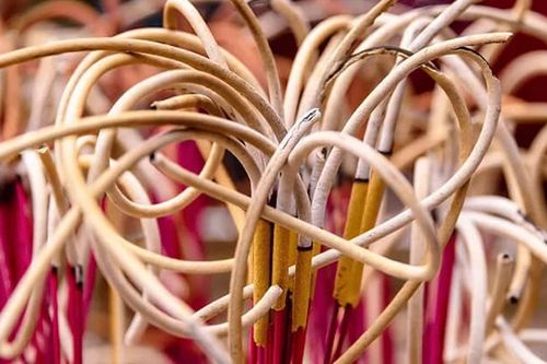 Tỉa chân nhang đón Tết 2026 vào ngày nào tốt nhất?
