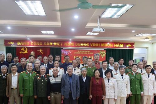 Phát huy kinh nghiệm, trí tuệ của cựu công an nhân dân trong giữ gìn an ninh trật tự
