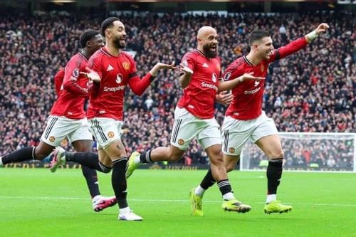 Old Trafford mở hội: MU thắng trận thứ tư liên tiếp
