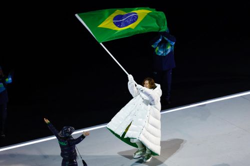 Đồng phục nylon, lộ quốc kỳ dưới lớp lót của Brazil ở Olympic 2026
