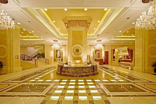 Giá vàng tăng vọt, khách sạn Macau dỡ 79 kg vàng lát sàn đi bán