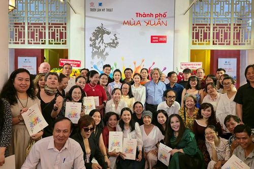 Hơn 200 tác phẩm hội tụ tại triển lãm 'Thành phố mùa Xuân'