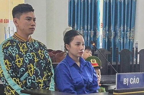 Ghen chồng, vợ cướp nhẫn vàng của người yêu cũ