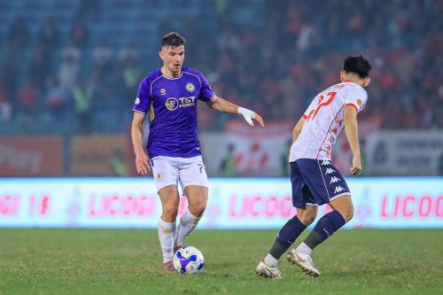 CLB Hà Nội thắng áp đảo CLB Hải Phòng với tỉ số 2-0